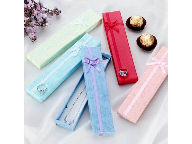 u232-2396_zabalenie-tovaru-do-darcekovej-krabicky-2